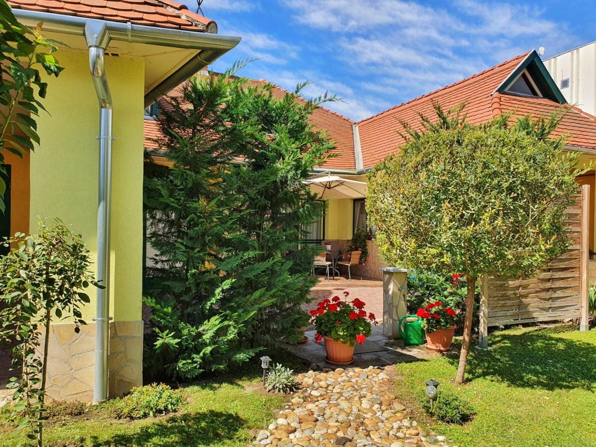 Gardenia Apartman 艾斯特根 外观 照片
